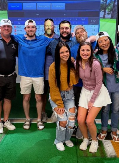 square-bar-photo-friends